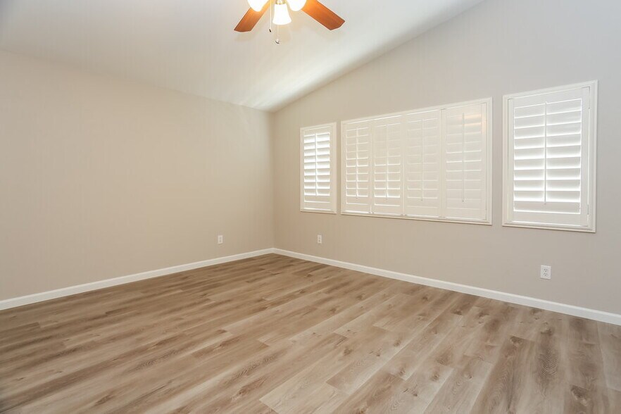 Building Photo - 5284 Vine Hill Ct