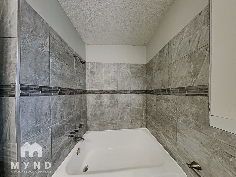Building Photo - 5505 Ter O