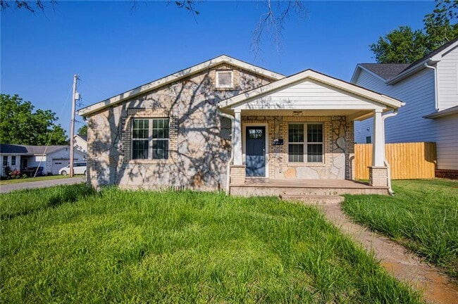 Primary Photo - 717 N Mt Olive St