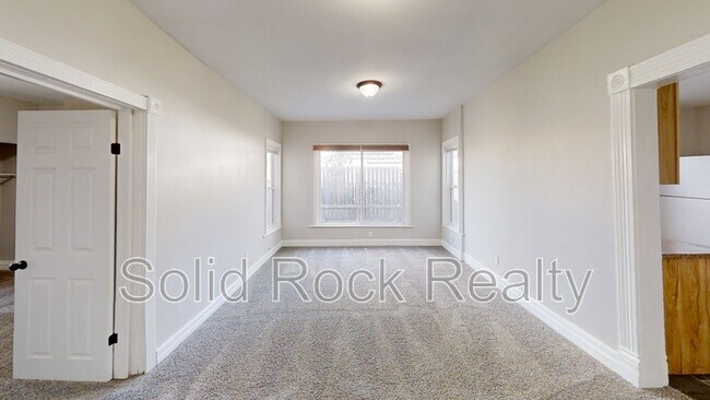 Building Photo - 219 N Institute St