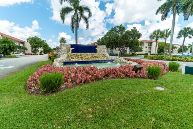 Building Photo - 9420 S Hollybrook Lake Dr