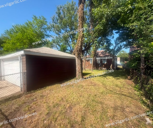 Building Photo - Newly Renovated 3- Bedrooms,  1-Bathroom Home