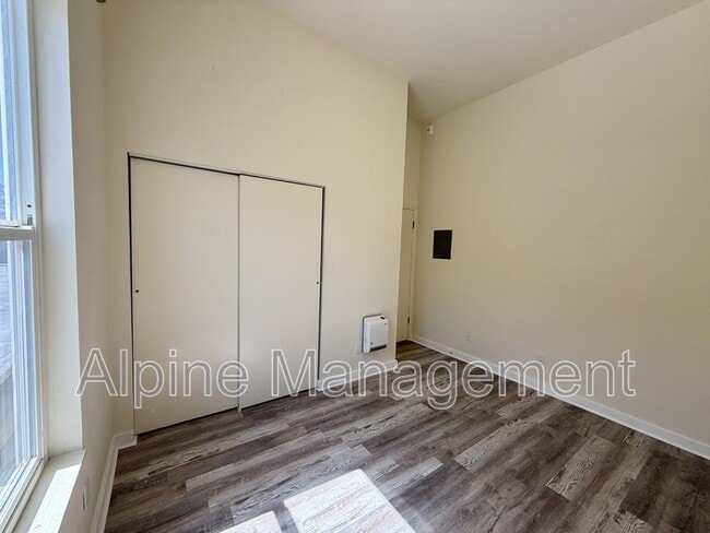 Building Photo - 2315 Mission St