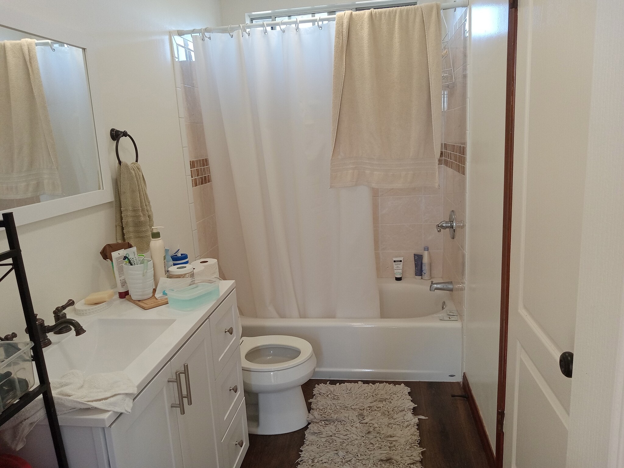 Building Photo - 408 S Ash Ave