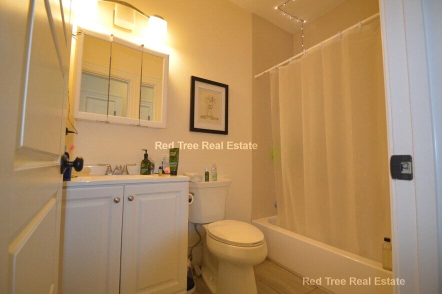 Building Photo - 29 Commonwealth Terrace