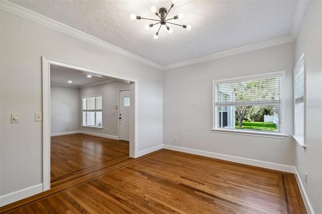 Building Photo - 2918 W Coachman Ave