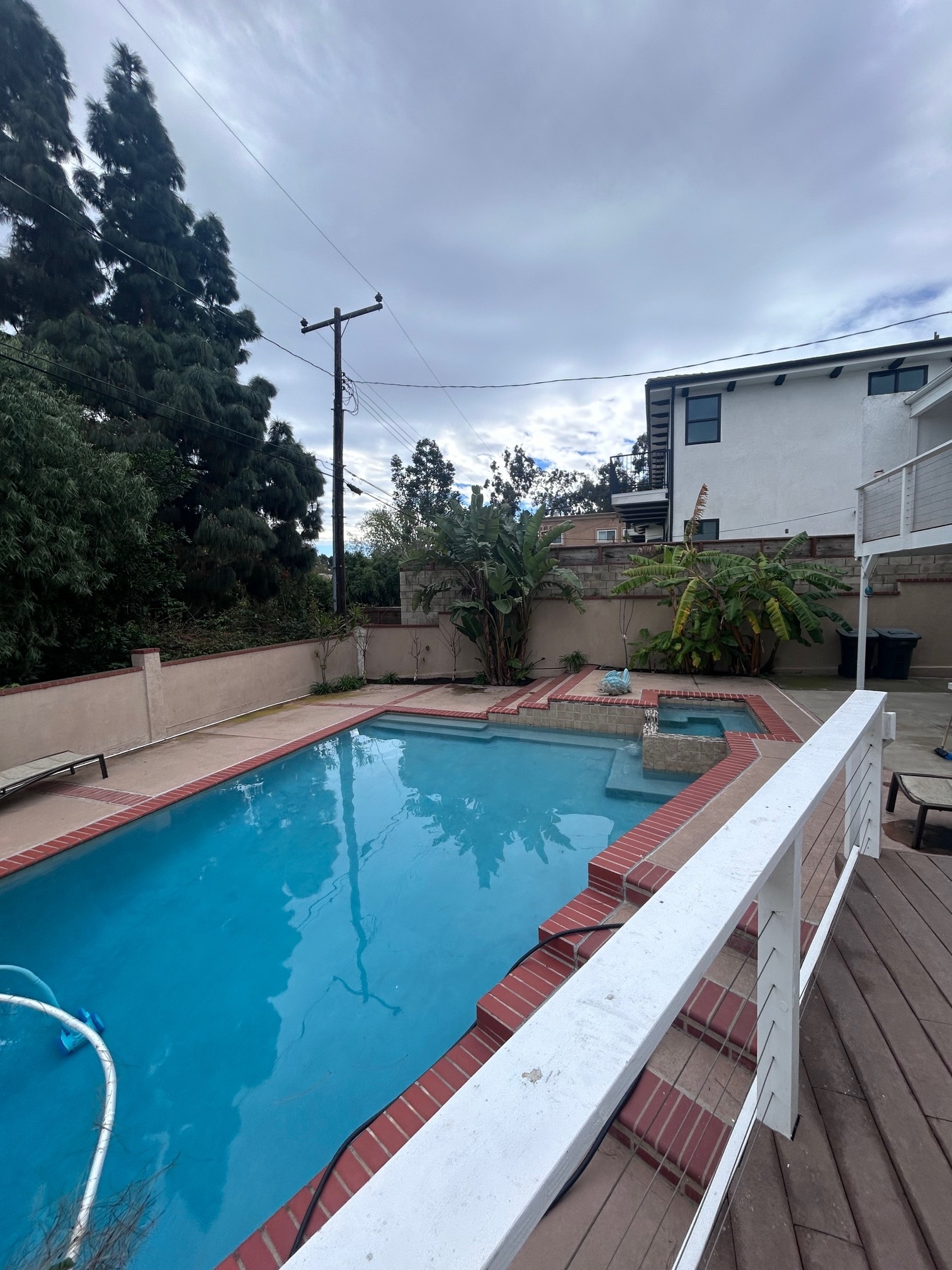 Building Photo - 2396 Redlands Dr