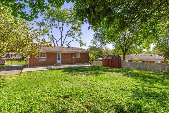 Building Photo - 1138 Gainesway Dr