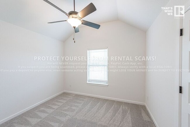 Building Photo - 205 Amber Ln