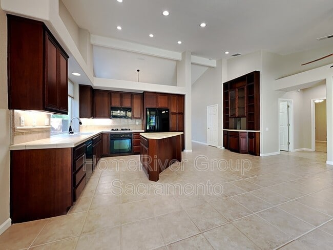 Building Photo - 5322 Bellegrove Way