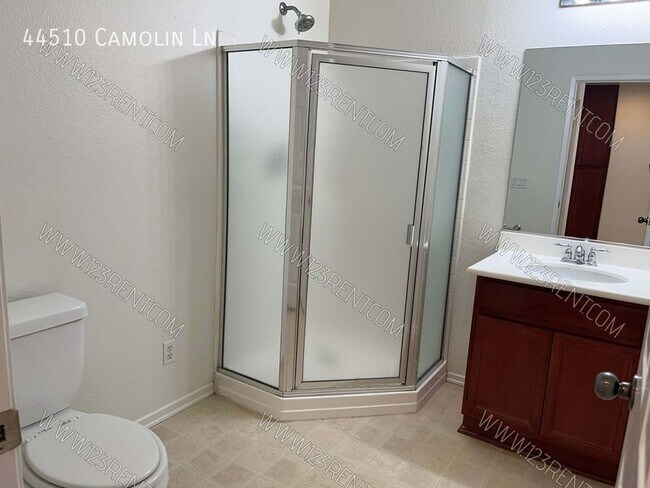 Building Photo - 44510 Camolin Ln