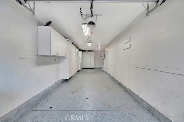 Building Photo - 1702 Crescent Oak