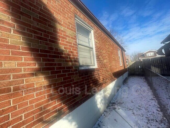 Building Photo - 8356 Elmore Ave