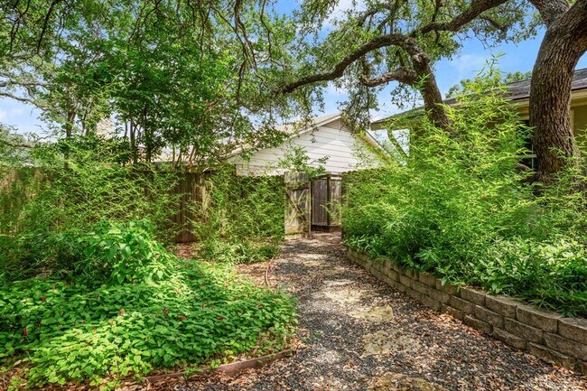 Building Photo - 11604 Windermere Meadows