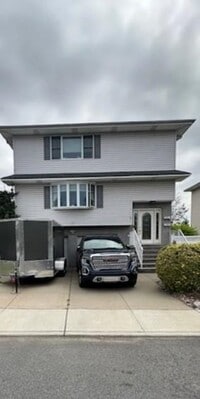 Building Photo - 17 Acorn Rd