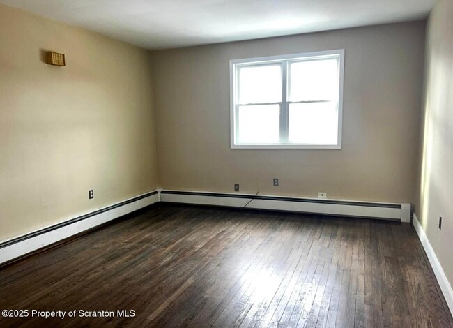 Building Photo - 811 Glenwood Rd