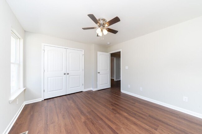 Building Photo - Gorgeous Home in Odenville! Fresh, Modern ...