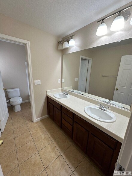 Building Photo - 3994 Dominus Dr