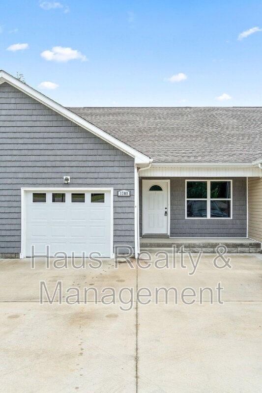 Building Photo - 1709 Evans Rd