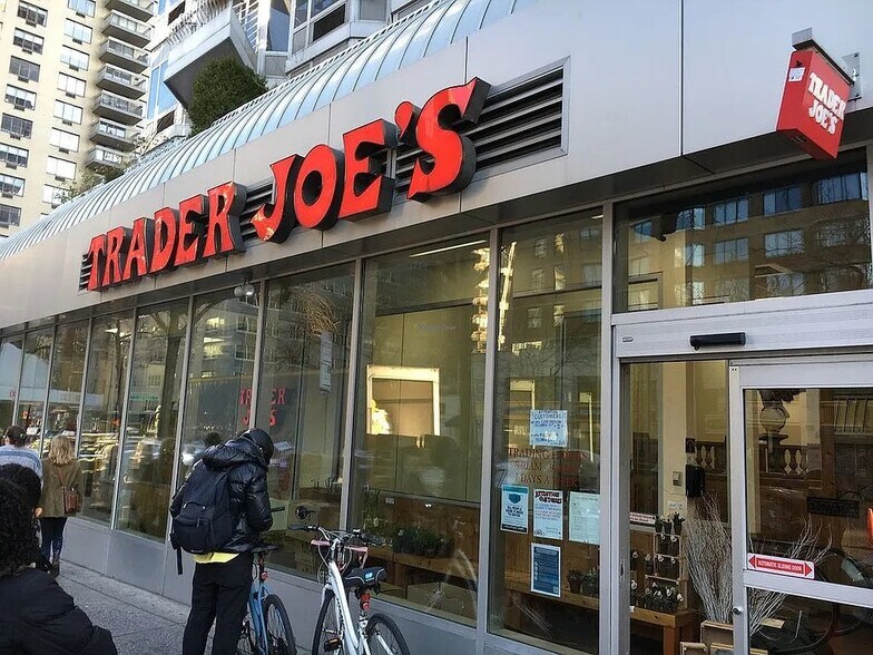 Building Photo - 138 E 38th St