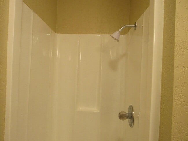 Building Photo - 104 Belaire Dr