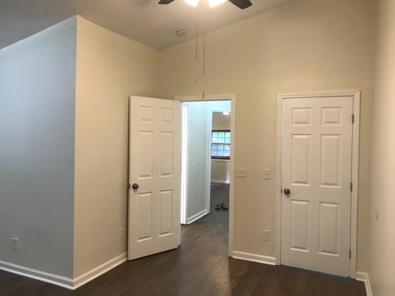 Building Photo - 4012 Meadow Rd