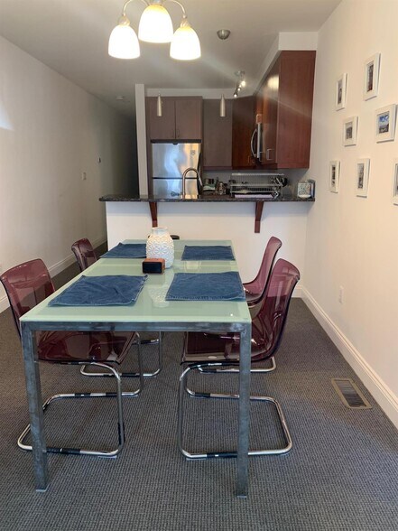 Building Photo - 157 Auburn St