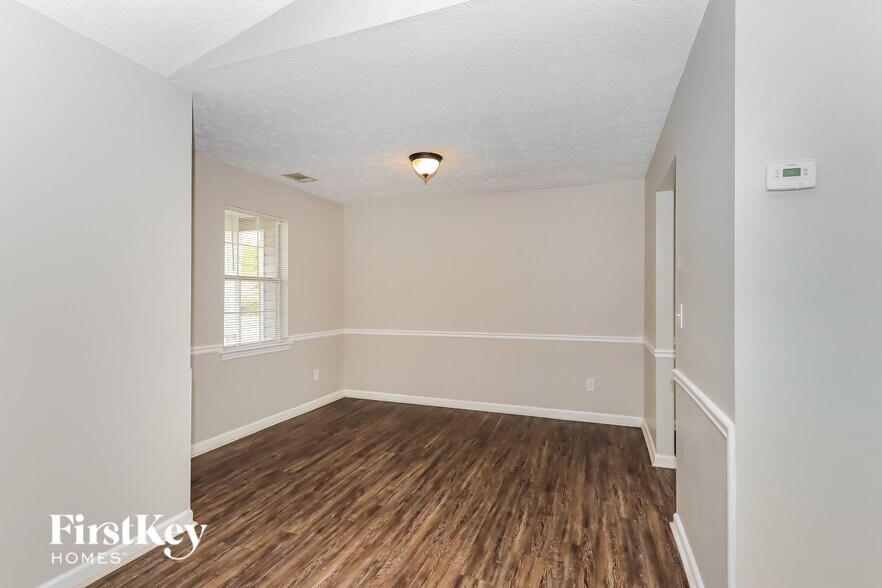 Building Photo - 128 Greenleaf Dr