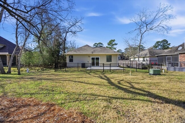 Building Photo - 3411 Country Club Blvd