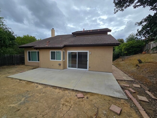 Building Photo - Rancho Penasquitos 2-story. 4 br., 3 ba.