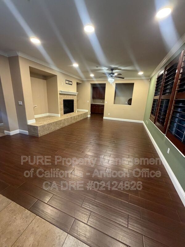 Building Photo - 80 Bottlebrush Ct