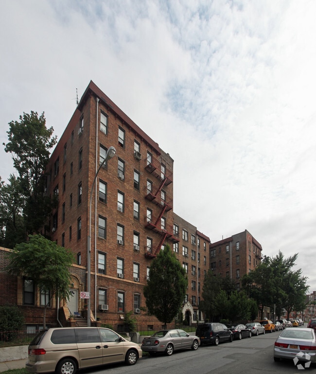 Primary Photo - 170-49 Cedarcroft Rd