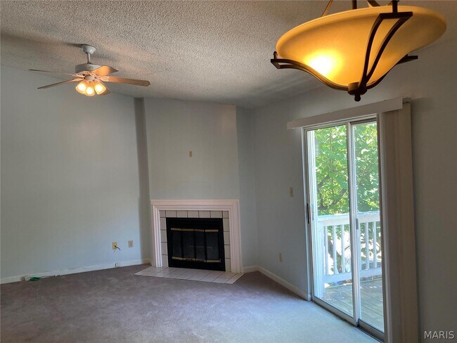 Building Photo - 1690 E Swan Cir
