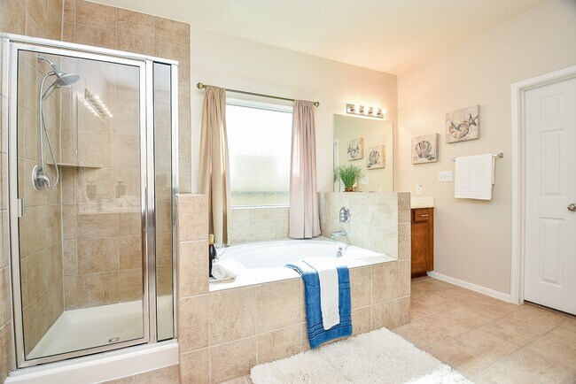 Building Photo - 26302 Sandahl Ct