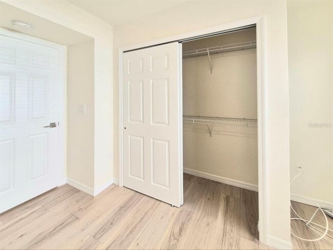 Building Photo - 2214 Green Oaks Ln