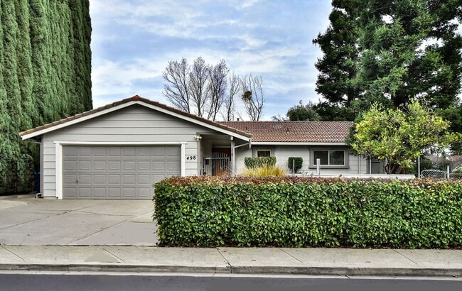 Building Photo - 498 Nut Tree Ct