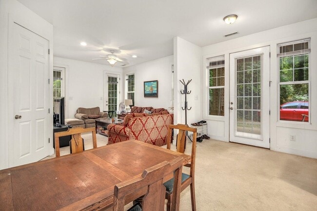 Building Photo - 511 Coolidge St