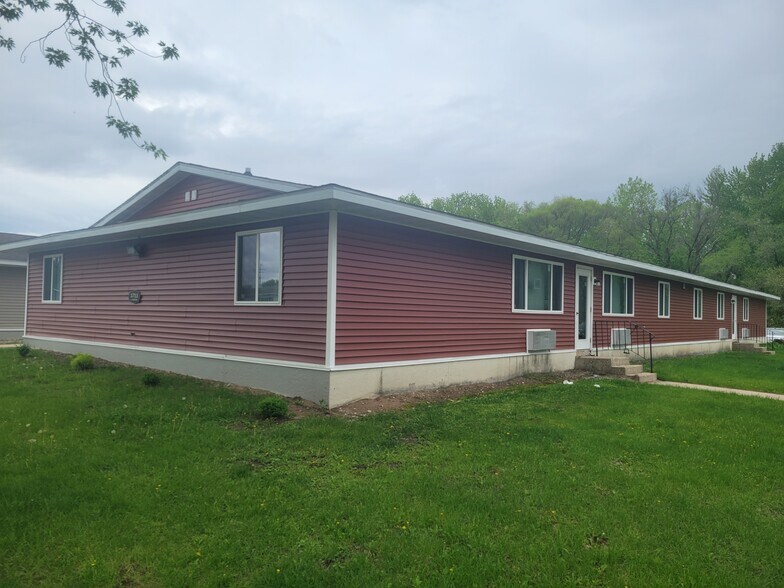 Building Photo - 1722 La Crescent St
