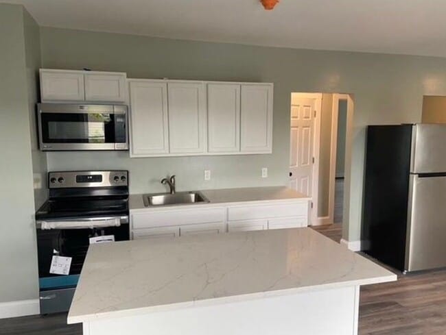 Building Photo - 130 South St