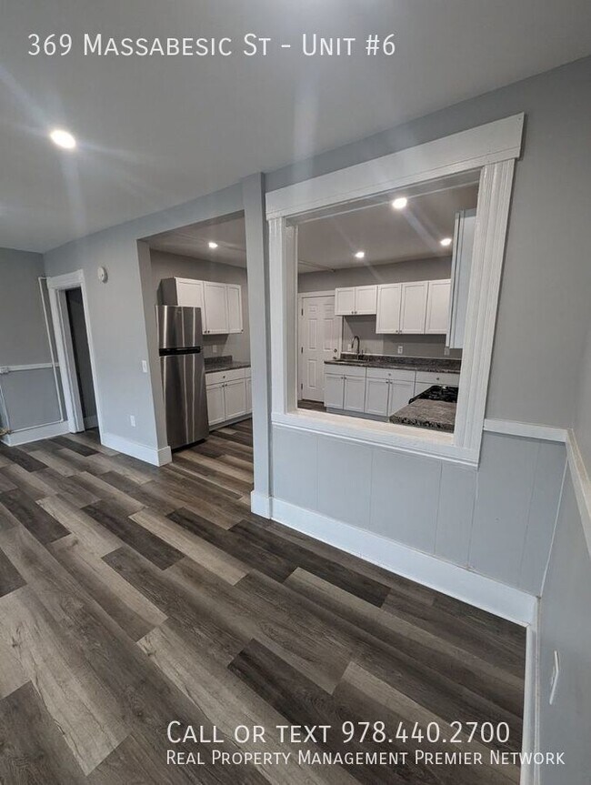 Building Photo - 369 Massabesic St