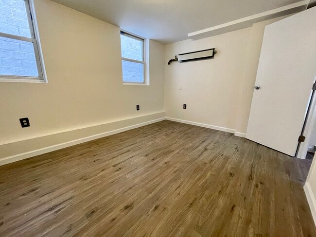 Building Photo - 1820 Albany Ave