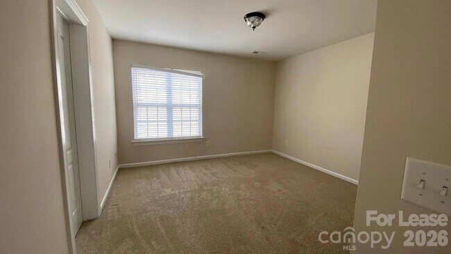 Building Photo - 5803 Cactus Valley Rd