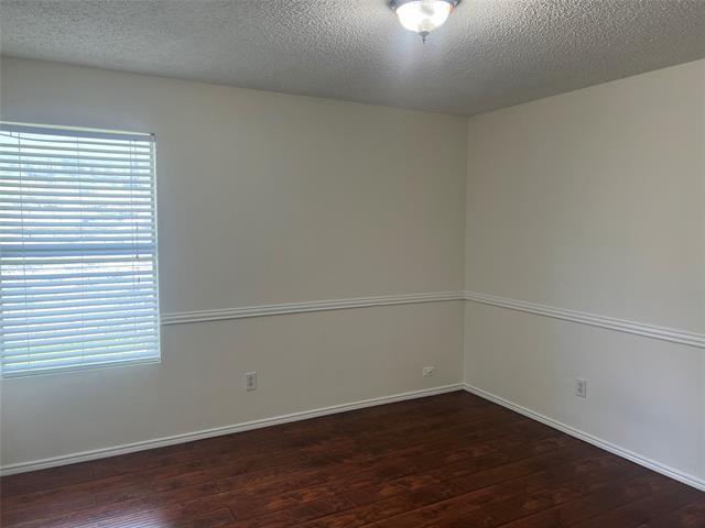 Building Photo - 2329 Live Oak Dr