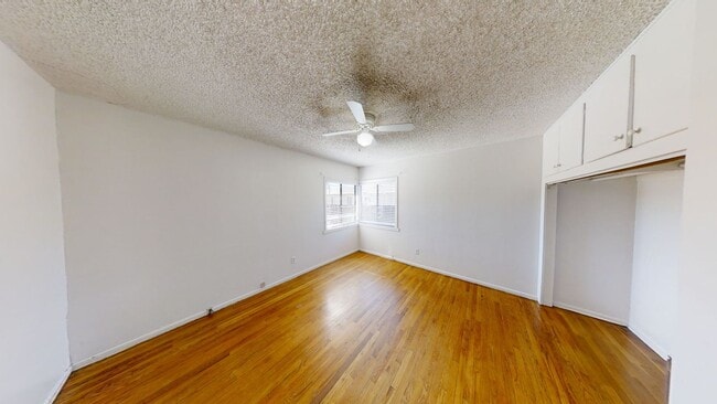 Building Photo - 7BD/3BA, Big Driveway!! (Lease out, pendin...