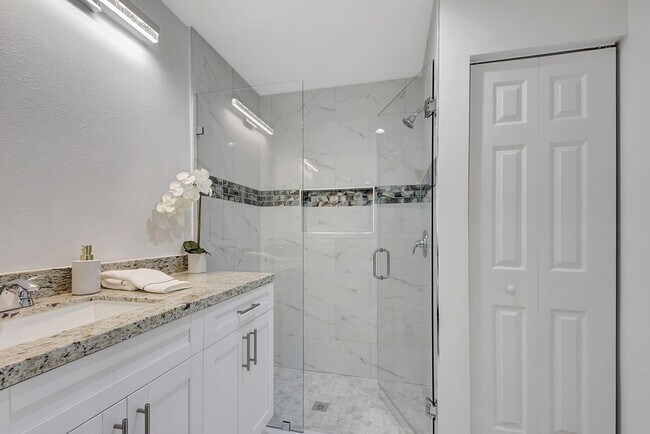 Building Photo - 3871 Patio Ct