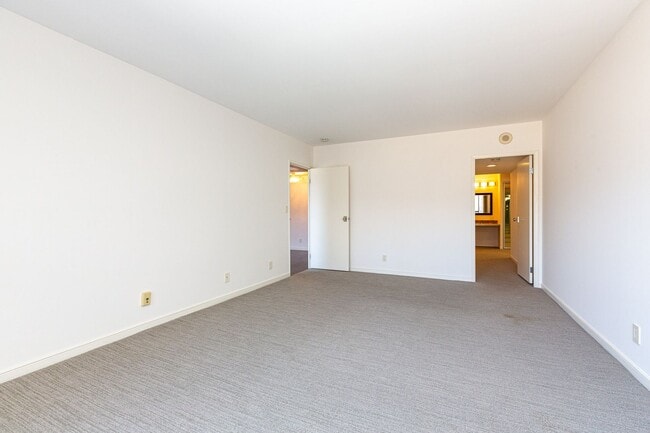 Building Photo - 1177 California St