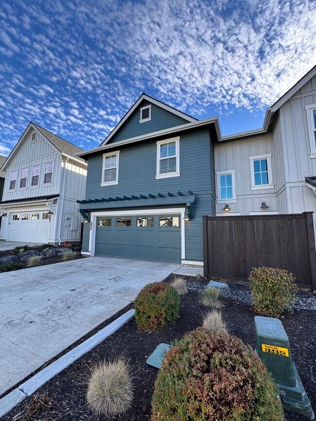 Building Photo - FOR RENT - All Inclusive Owner pays utilities - Furnished 3 bed, 2 bath NorthWest Crossing Townhome