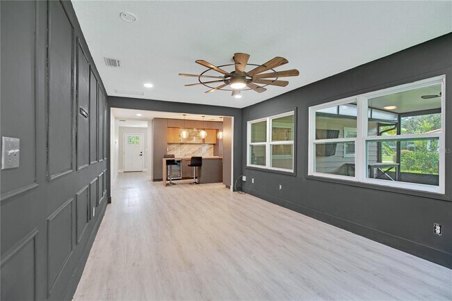 Building Photo - 428 S Summerlin Ave