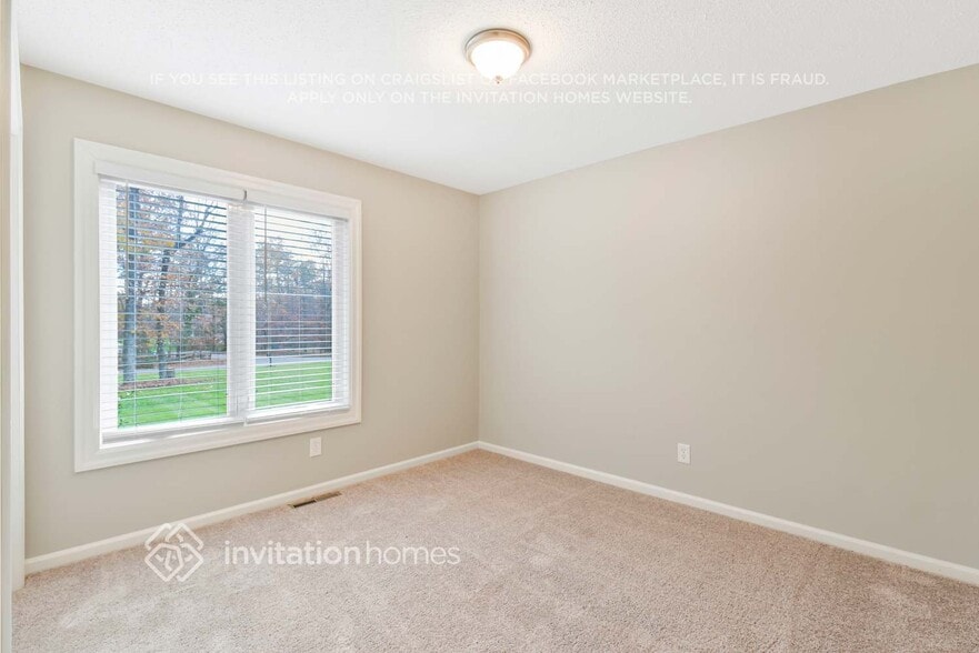 Building Photo - 9340 Pinenoll Ln
