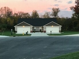 Building Photo - River Oaks Villas